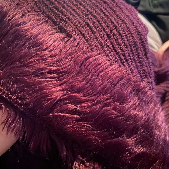 Baby, it’s cold outside 2 pc☃️wrap ➕infinity Scarf neck or hat deep wine ❄️❄️ - Picture 6 of 13